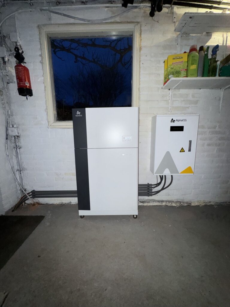AlphaESS thuisbatterij geïnstalleerd in Oegstgeest