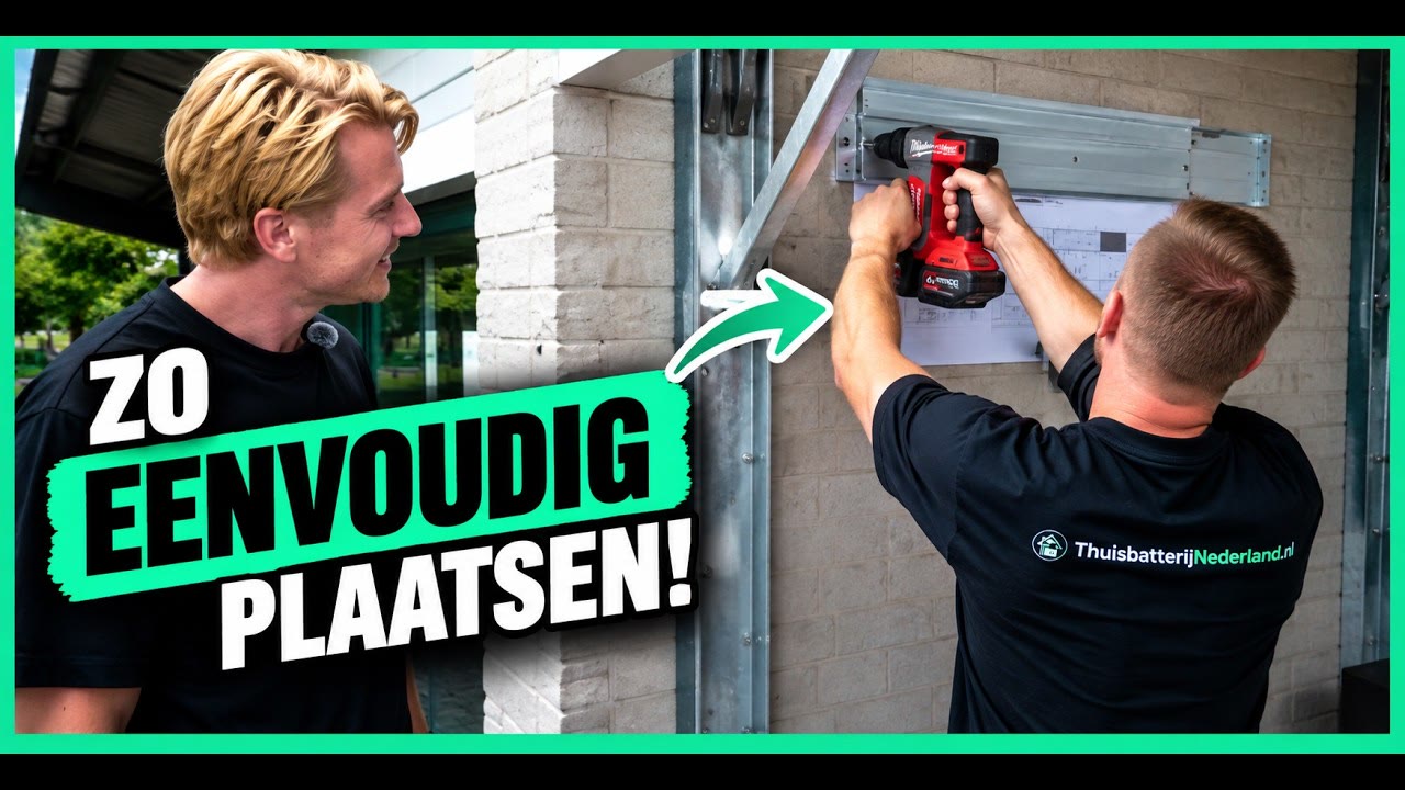 Videothumbnail: monteur van ThuisbatterijNederland.nl hangt de muurbeugel op